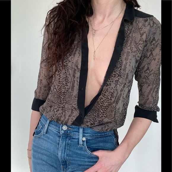 Aritzia sheer silk snakeskin print XS blouse - Picture 4 of 7